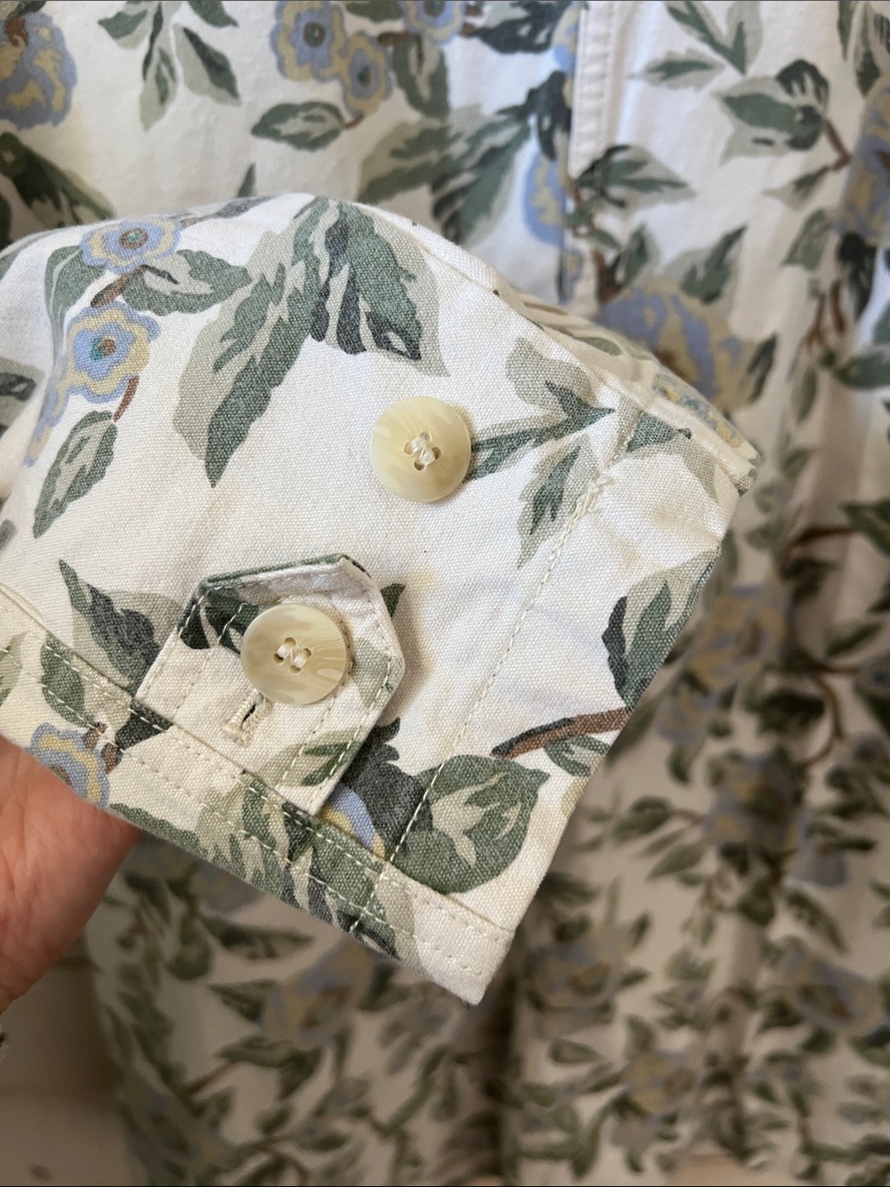 Vintage 90s Eddie Bauer Tan Blue Floral Chore Barn Field Coat Jacket Large - Picture 6 of 7
